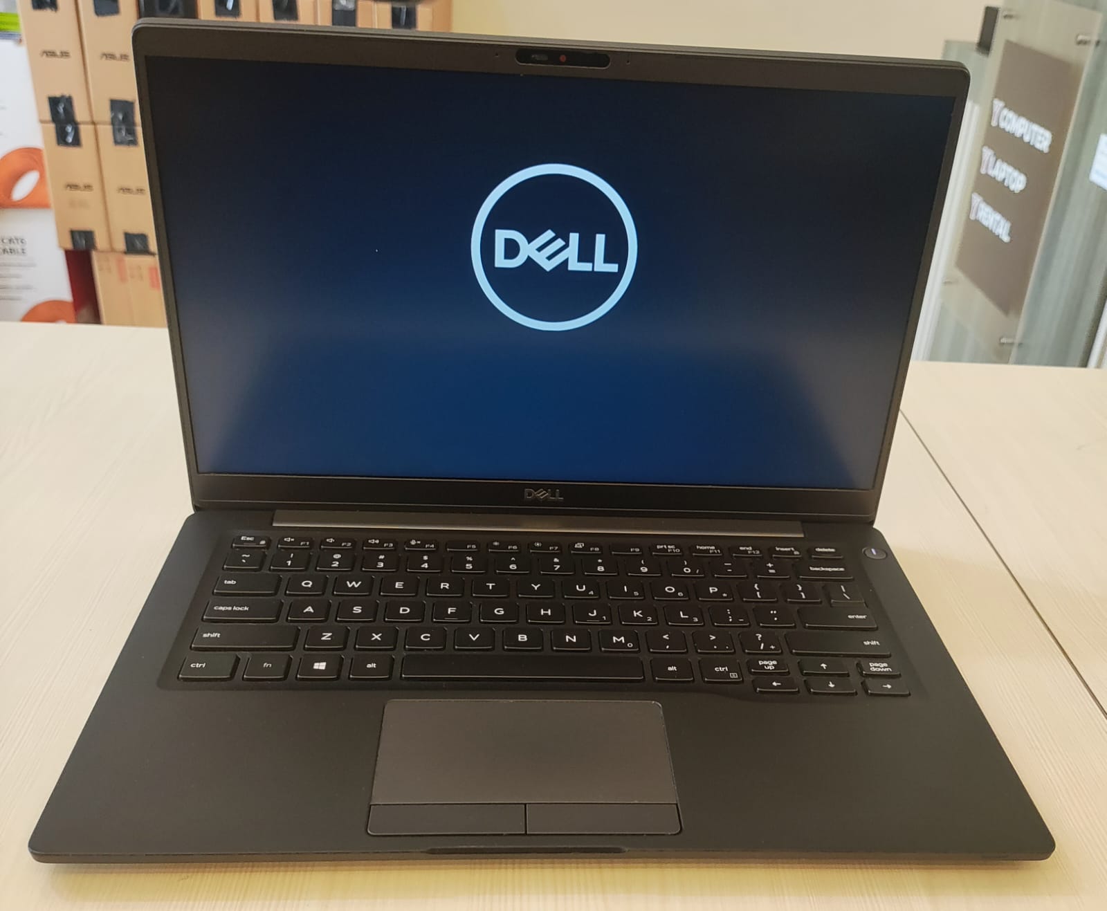 Dell 7400 Core i5 Gen 8 16/256 TOUCH